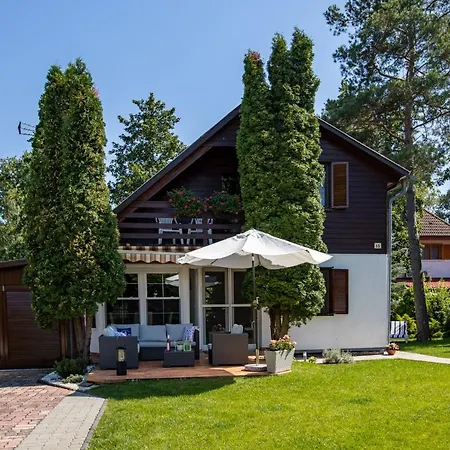 Villa Lakeside Wood