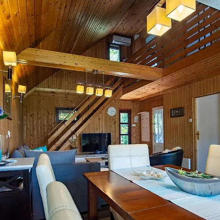 Villa Lakeside Wood Balatonfenyves